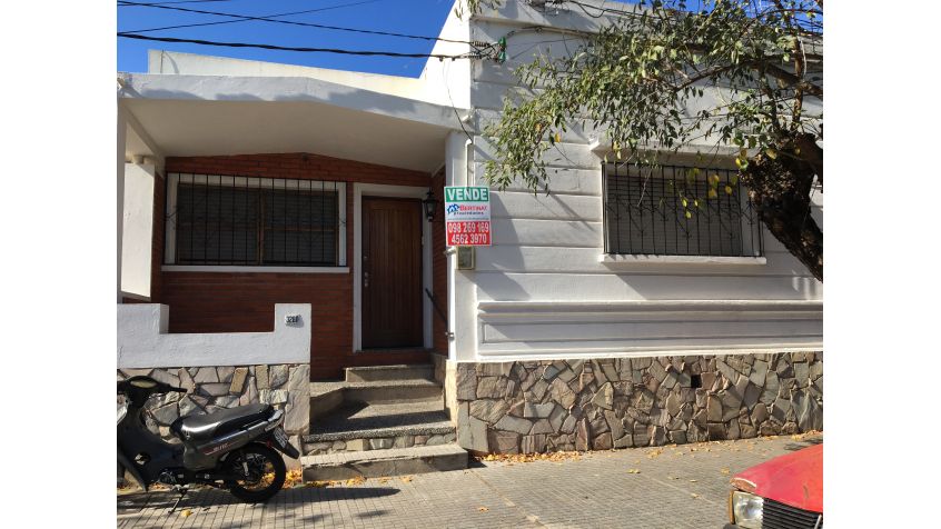 Imagen 1 Casa en venta , muy buena ubicación.