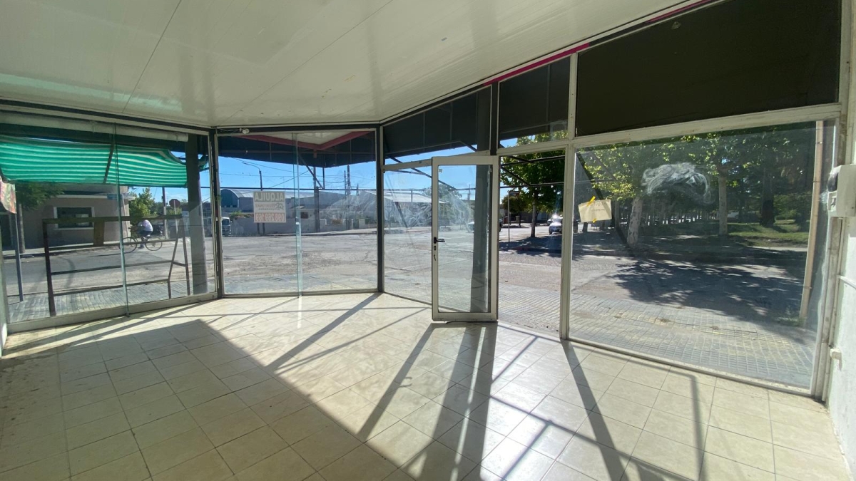 Imagen 3 Local comercial en calle Rincón