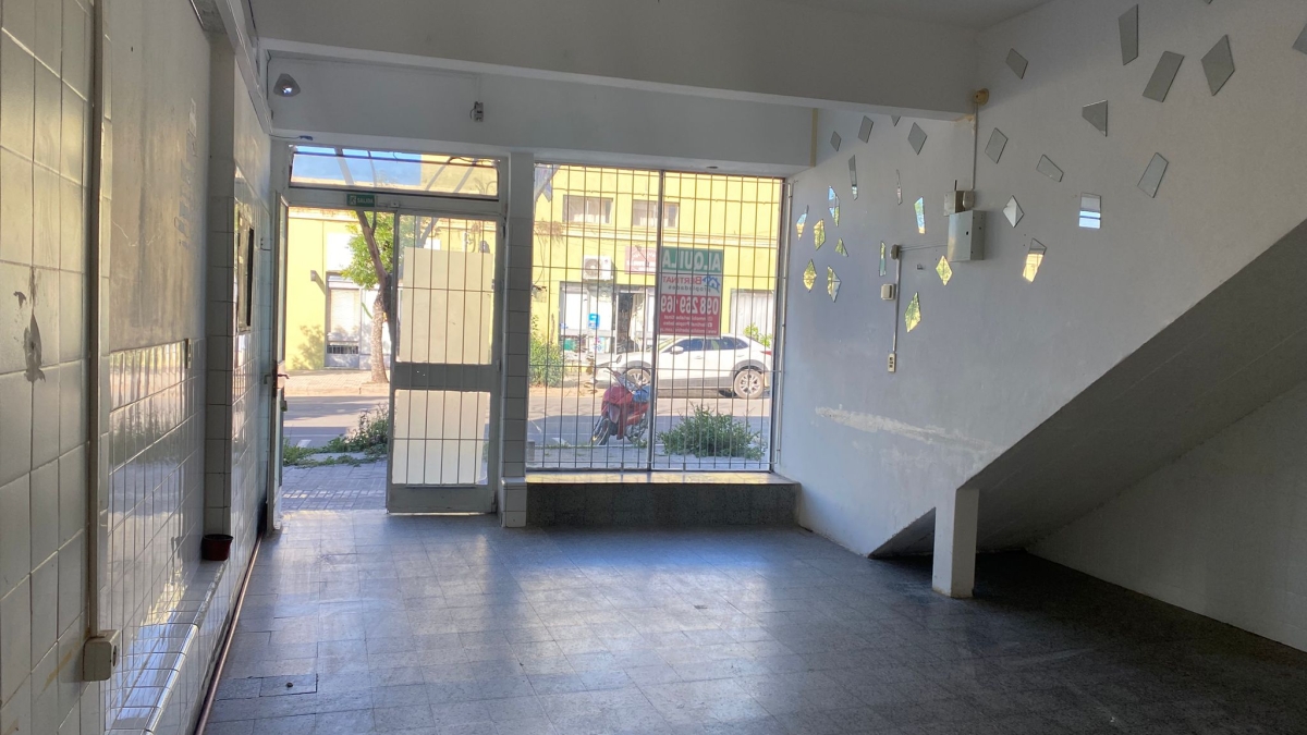 Imagen 3 Local Comercial 18 de Julio y Hammet.