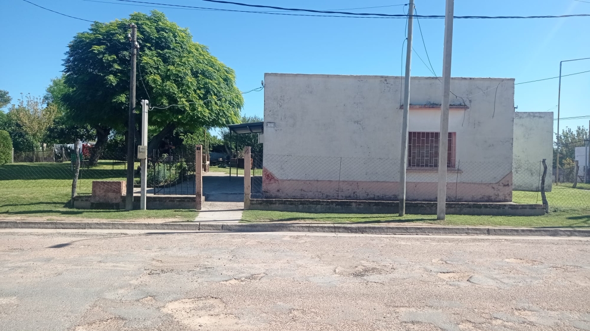 Imagen principal Viviendas y terreno en esquina.