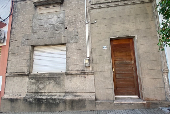Casa céntrica con frente a calle Zorrilla