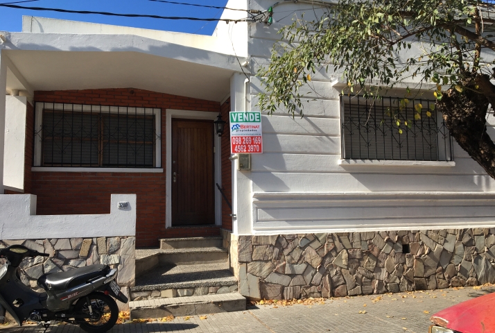 Casa en venta , muy buena ubicación.