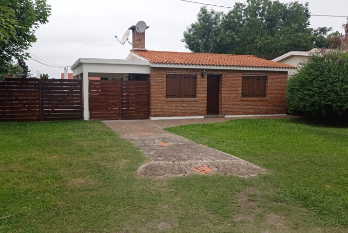 Casa 2 dormitorios con piscina