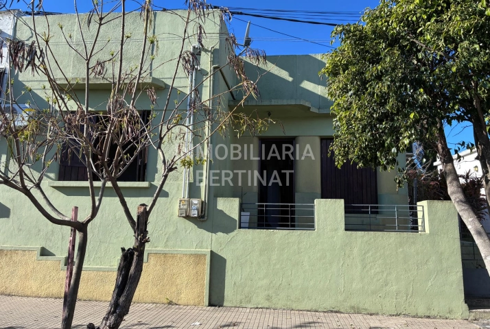 Casa 2 dormitorios en calle Rincón