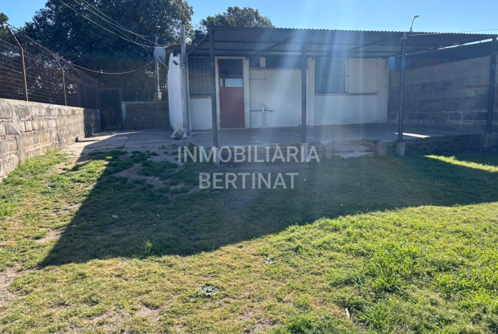 Casa de 2 dormitorios en Alquiler.