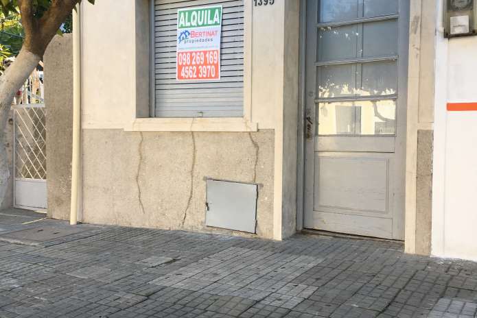 Monoambiente 1 dormitorio con patio, Haedo y 19 de Abril