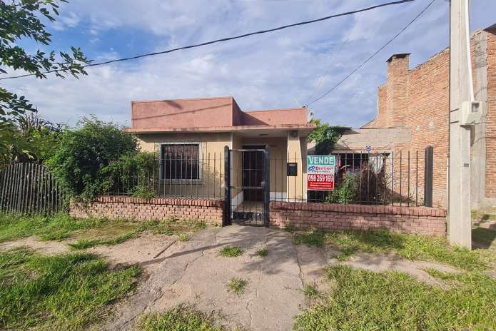 Casa con terreno, con 2 dormitorios