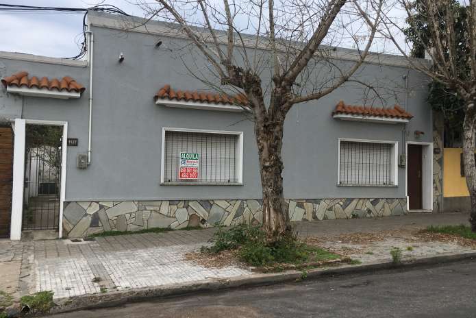 Casa en Alquiler calle Inglaterra.